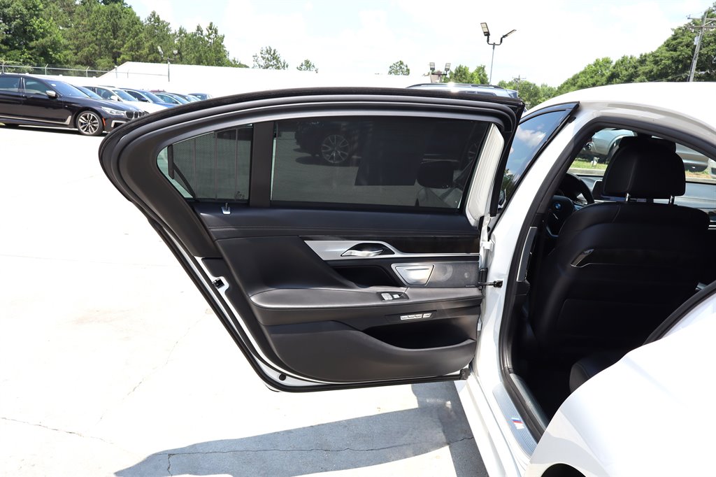 2016 BMW 750i - $17,995