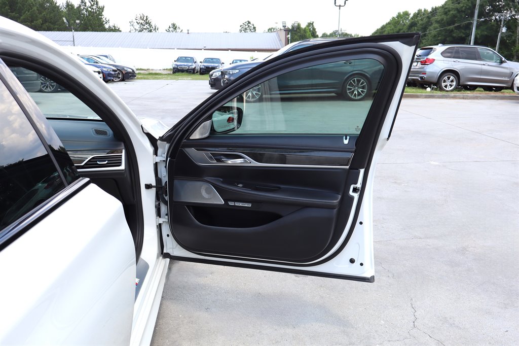 2016 BMW 750i - $17,995