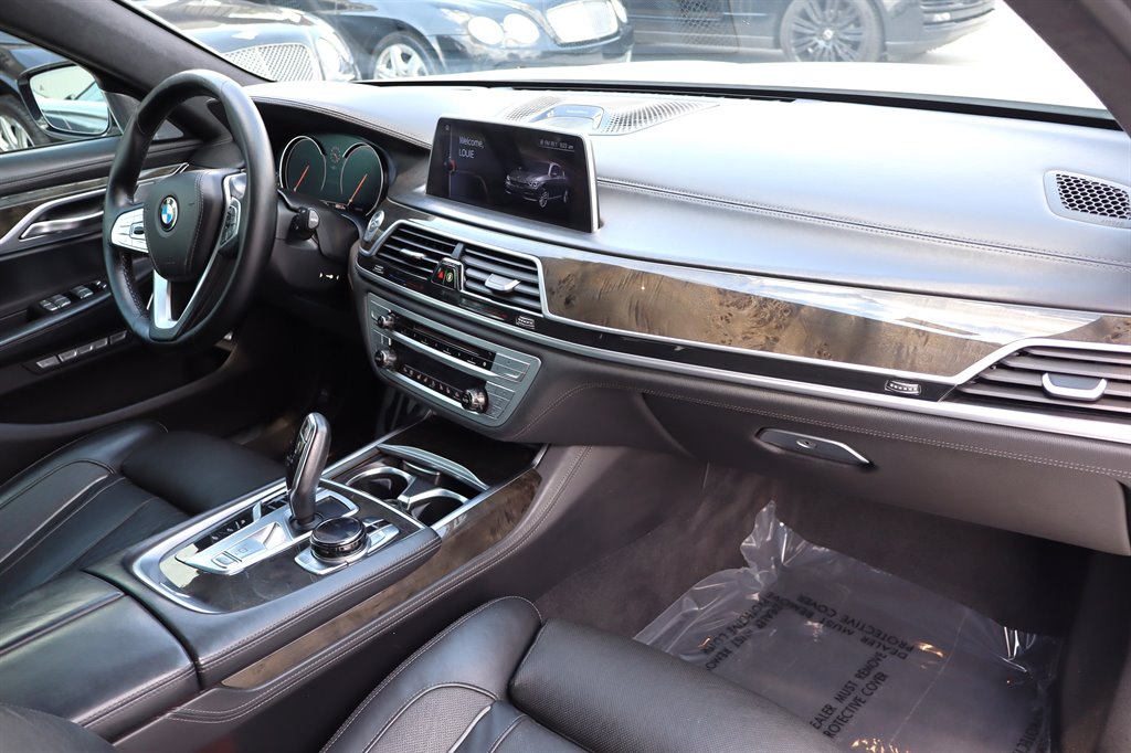 2016 BMW 750i - $17,995