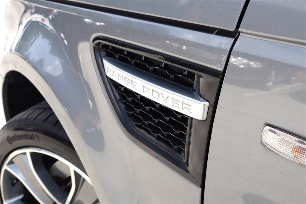 2012 Land Rover Range Rover Sport - $16,995