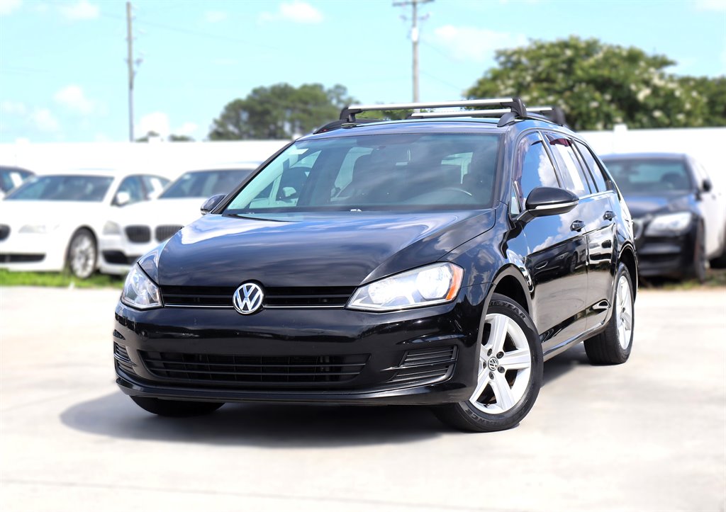 2015 Volkswagen Golf - $11,995