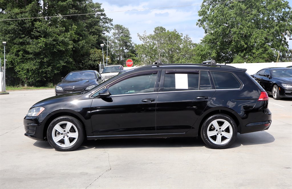2015 Volkswagen Golf - $11,995