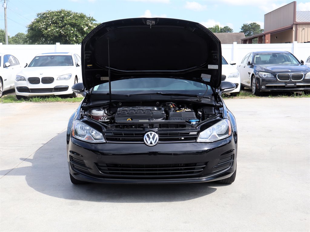 2015 Volkswagen Golf - $11,995