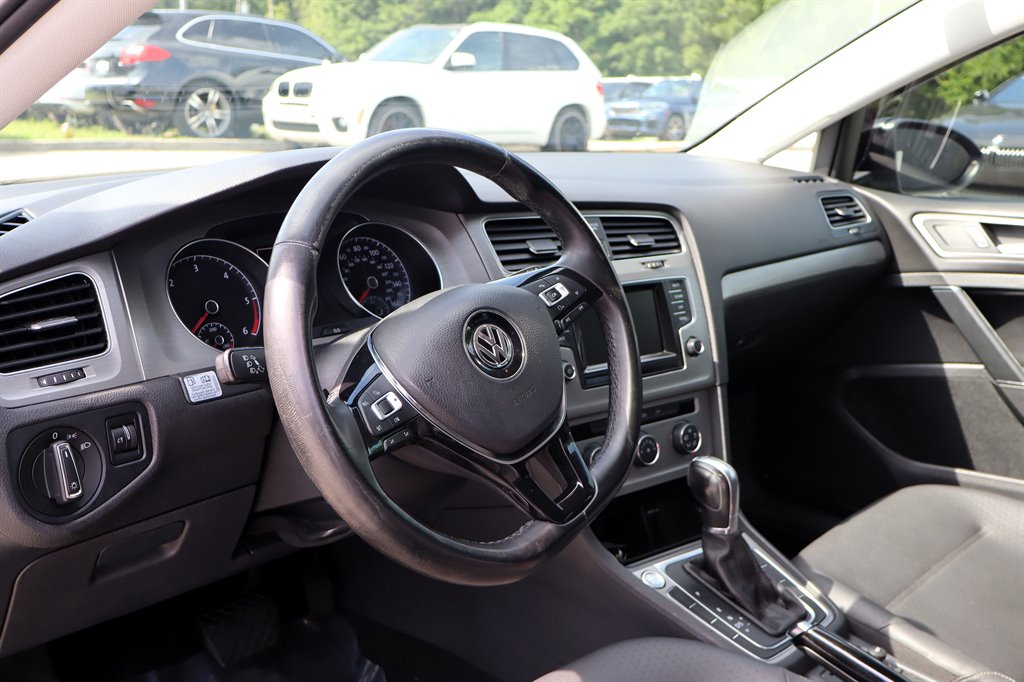 2015 Volkswagen Golf - $11,995
