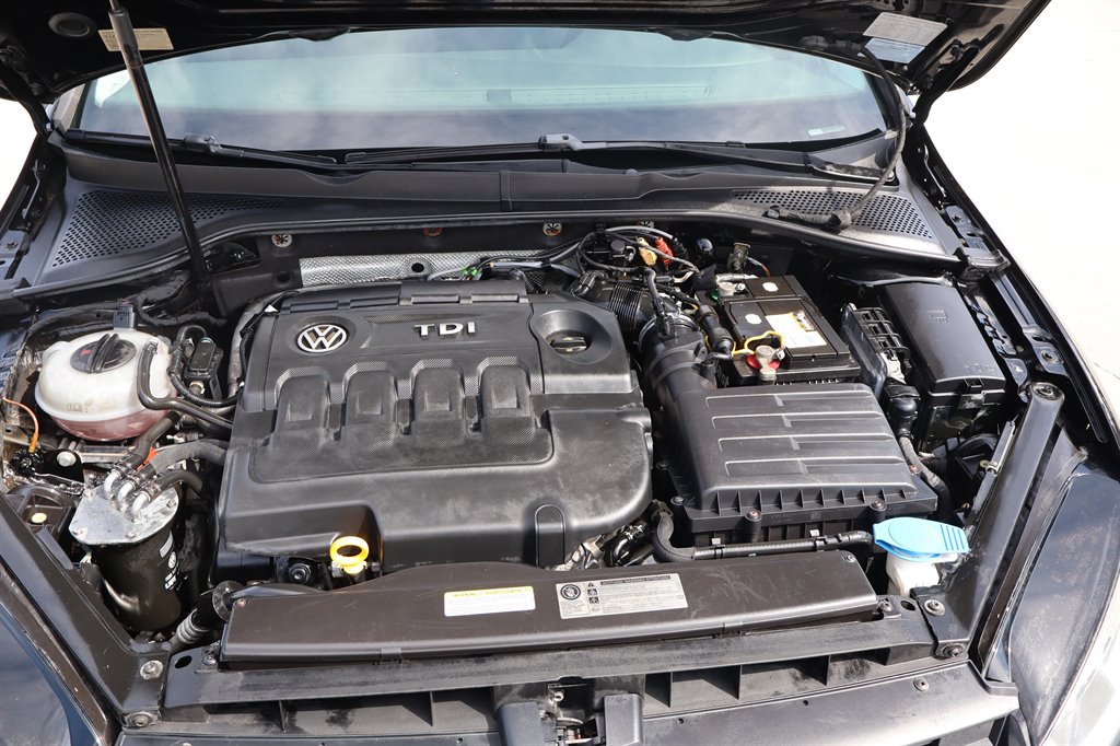 2015 Volkswagen Golf - $11,995