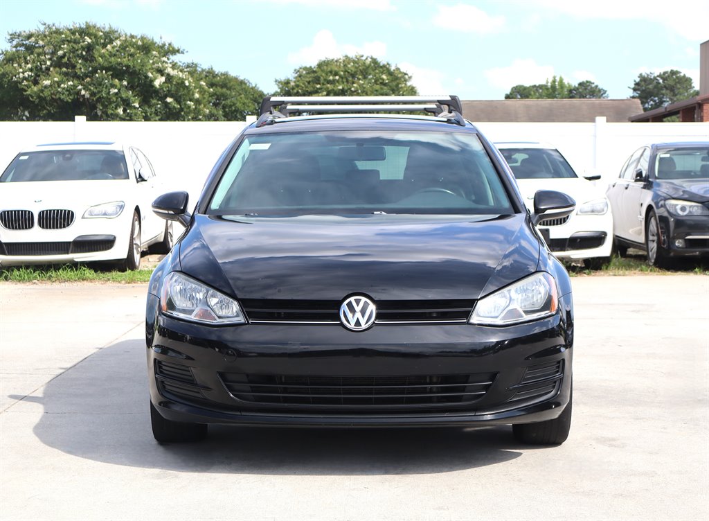 2015 Volkswagen Golf - $11,995