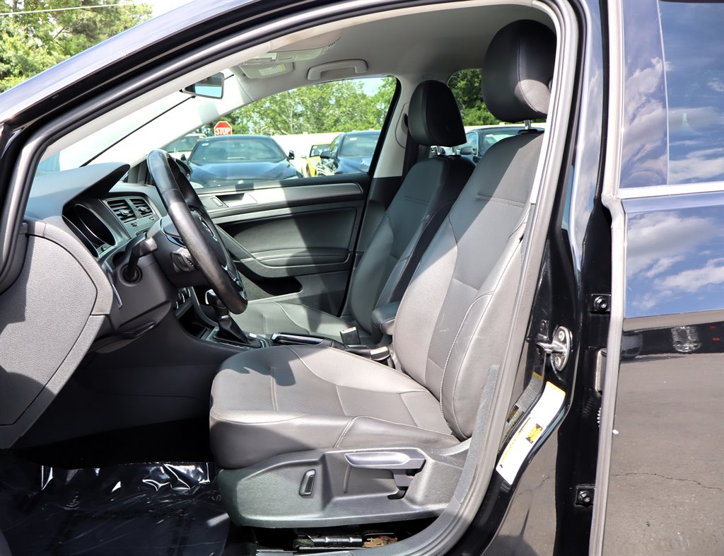2015 Volkswagen Golf - $11,995