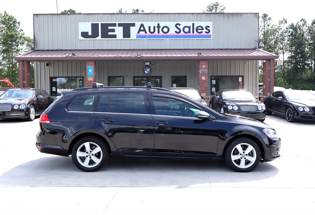 2015 Volkswagen Golf - $11,995