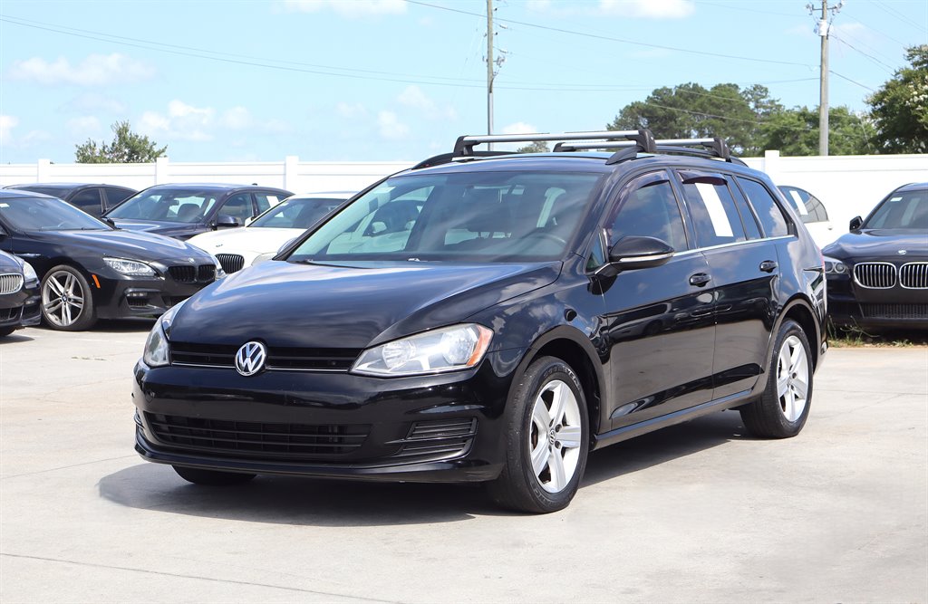 2015 Volkswagen Golf - $11,995