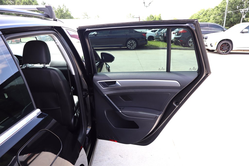2015 Volkswagen Golf - $11,995
