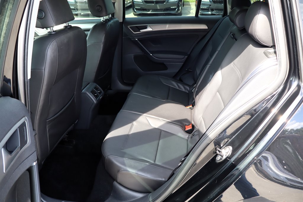 2015 Volkswagen Golf - $11,995