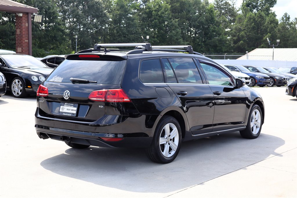 2015 Volkswagen Golf - $11,995