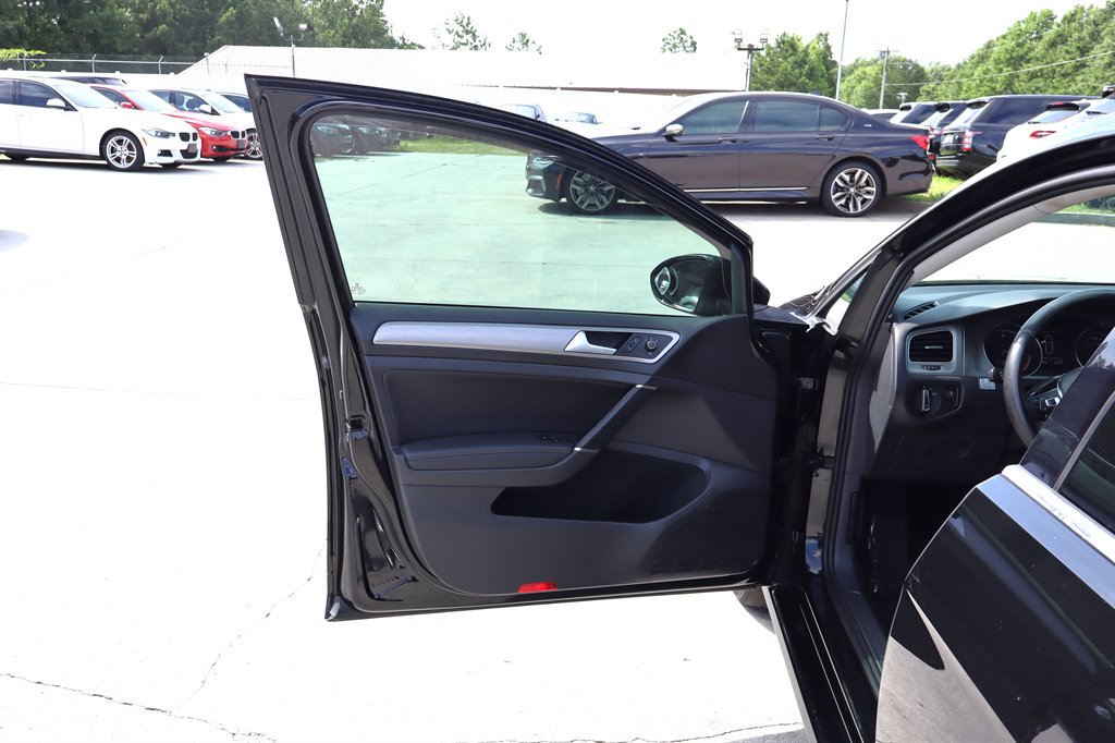 2015 Volkswagen Golf - $11,995