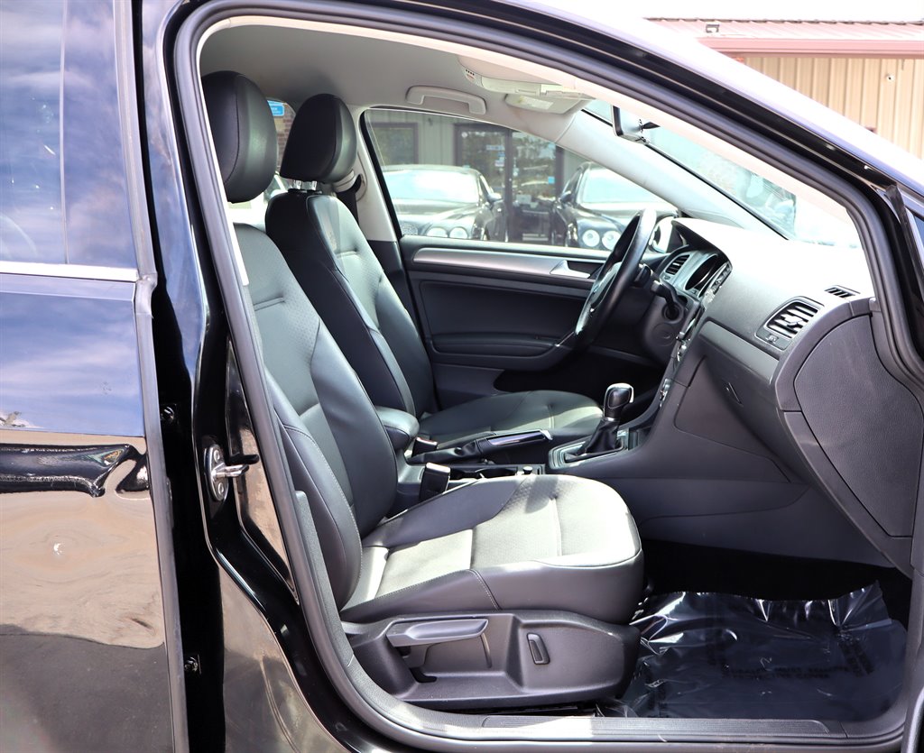 2015 Volkswagen Golf - $11,995