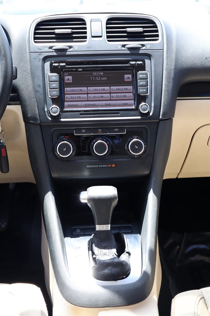 2011 Volkswagen Jetta - $6,995