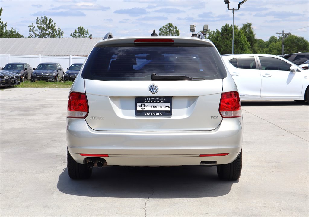 2011 Volkswagen Jetta - $6,995