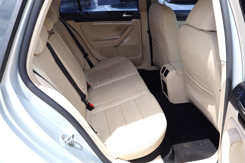 2011 Volkswagen Jetta - $6,995