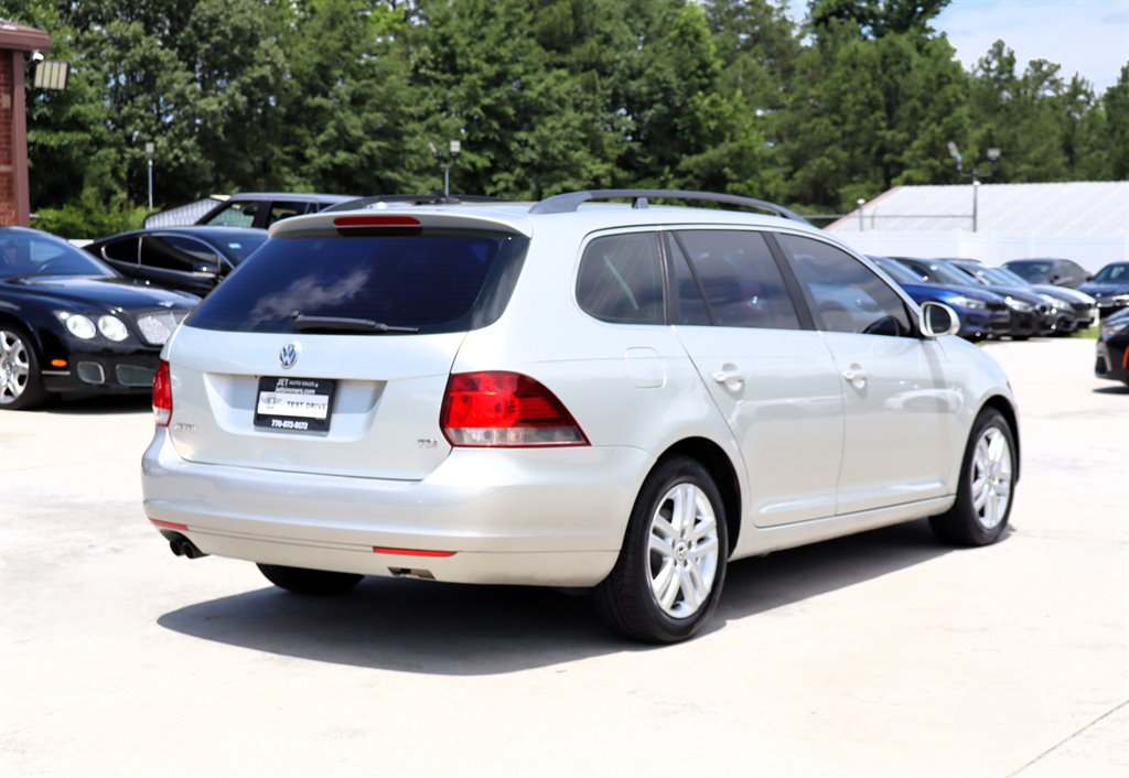 2011 Volkswagen Jetta - $6,995