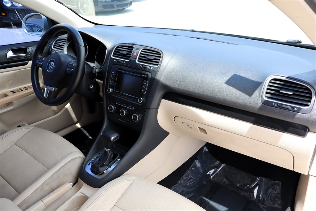 2011 Volkswagen Jetta - $6,995