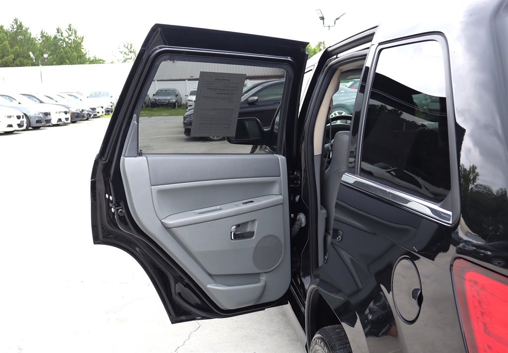 2007 Jeep Cherokee - $16,995