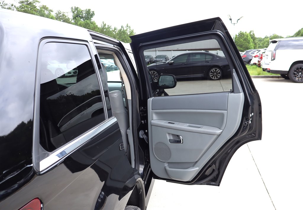 2007 Jeep Cherokee - $16,995