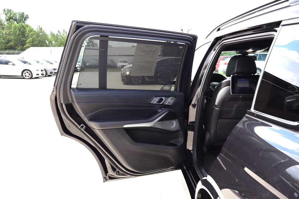 2020 BMW X7 - $27,995