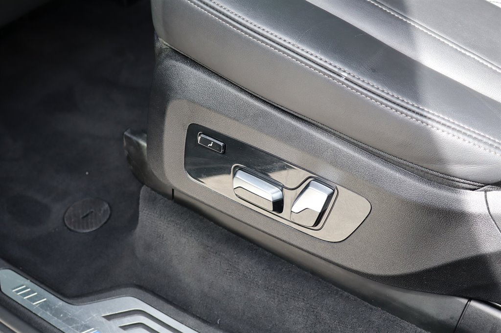 2020 BMW X7 - $27,995