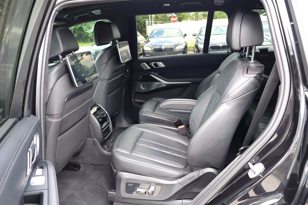 2020 BMW X7 - $27,995