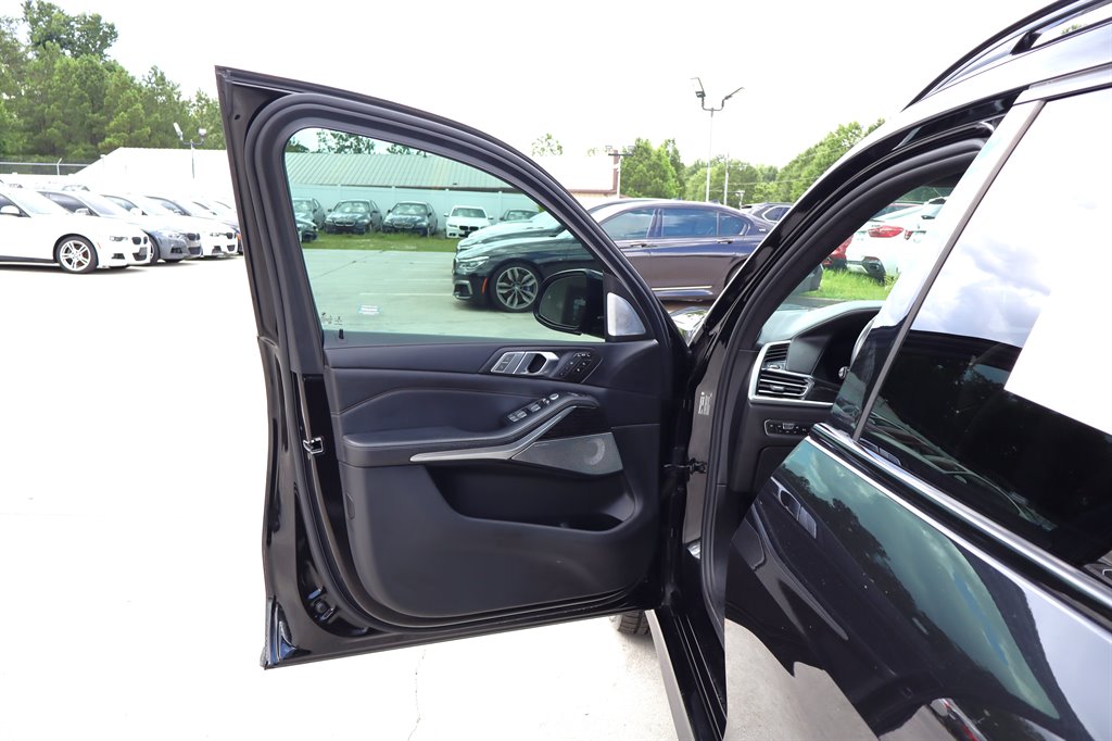 2020 BMW X7 - $27,995