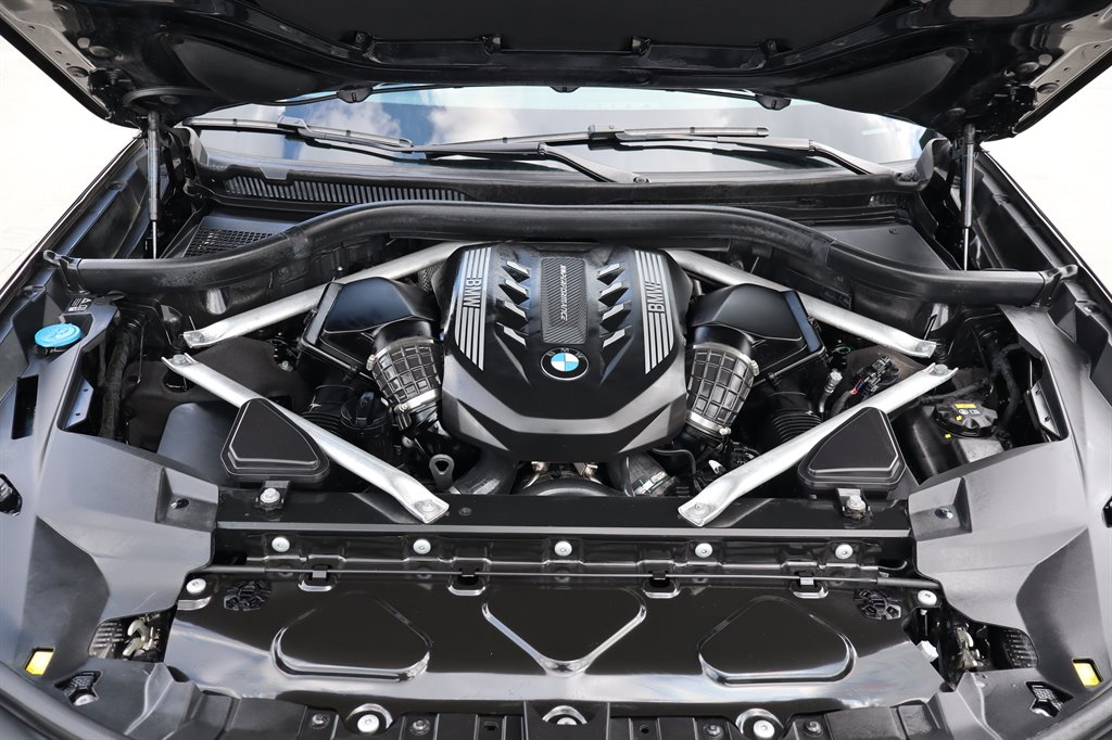 2020 BMW X7 - $27,995