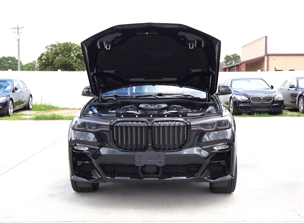 2020 BMW X7 - $27,995