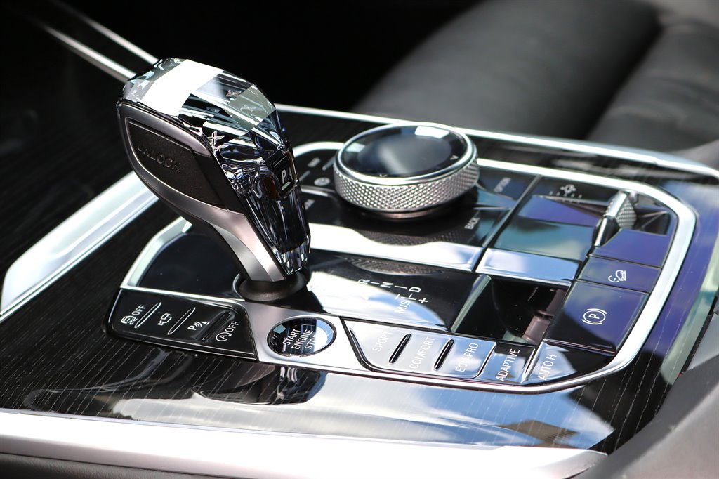 2020 BMW X7 - $27,995