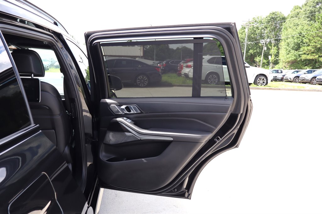 2020 BMW X7 - $27,995