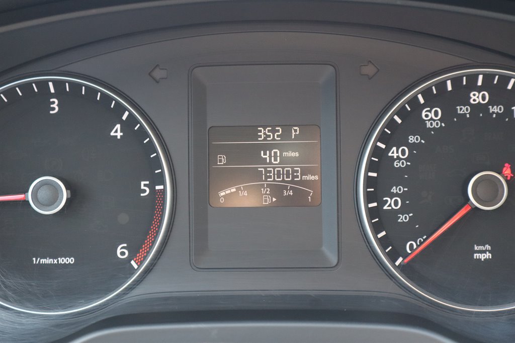2013 Volkswagen Jetta - $10,995