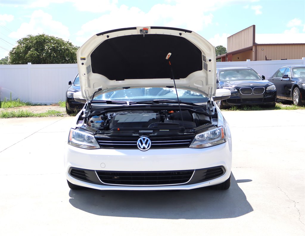 2013 Volkswagen Jetta - $10,995