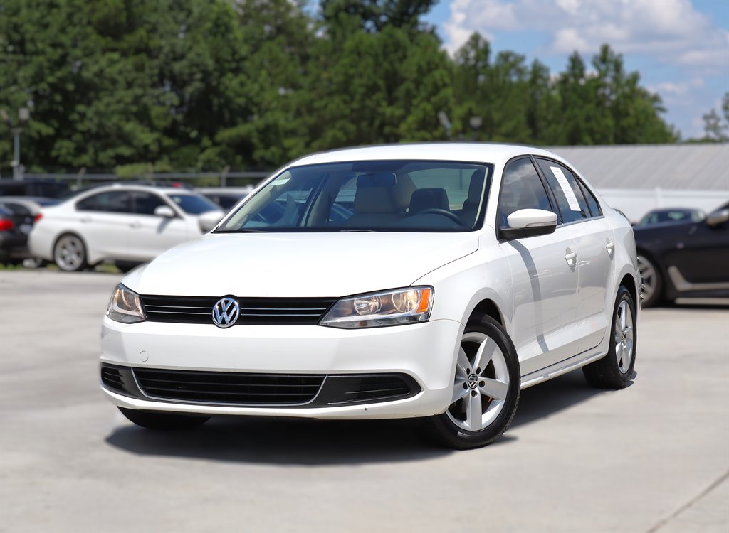 2013 Volkswagen Jetta - $10,995