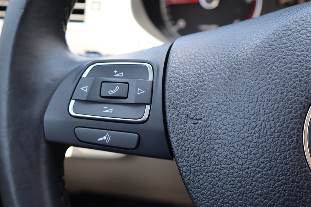 2013 Volkswagen Jetta - $10,995