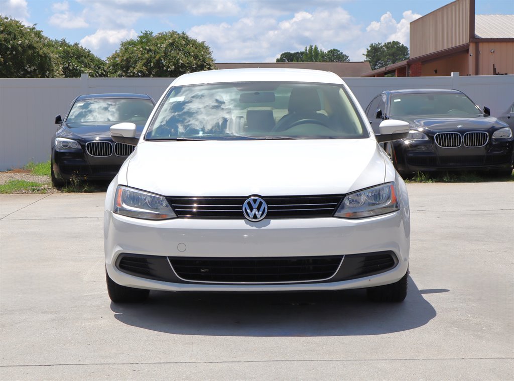 2013 Volkswagen Jetta - $10,995