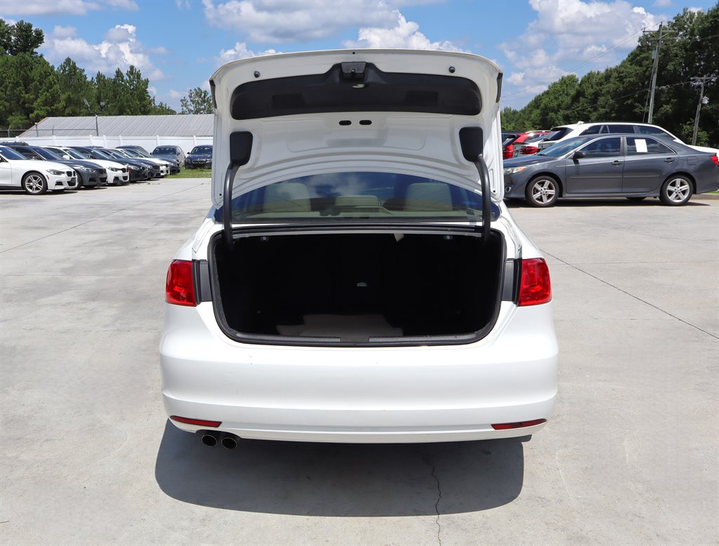 2013 Volkswagen Jetta - $10,995