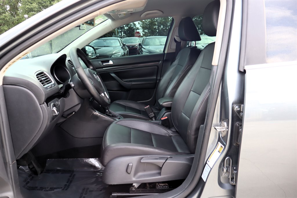 2012 Volkswagen Jetta - $3,995