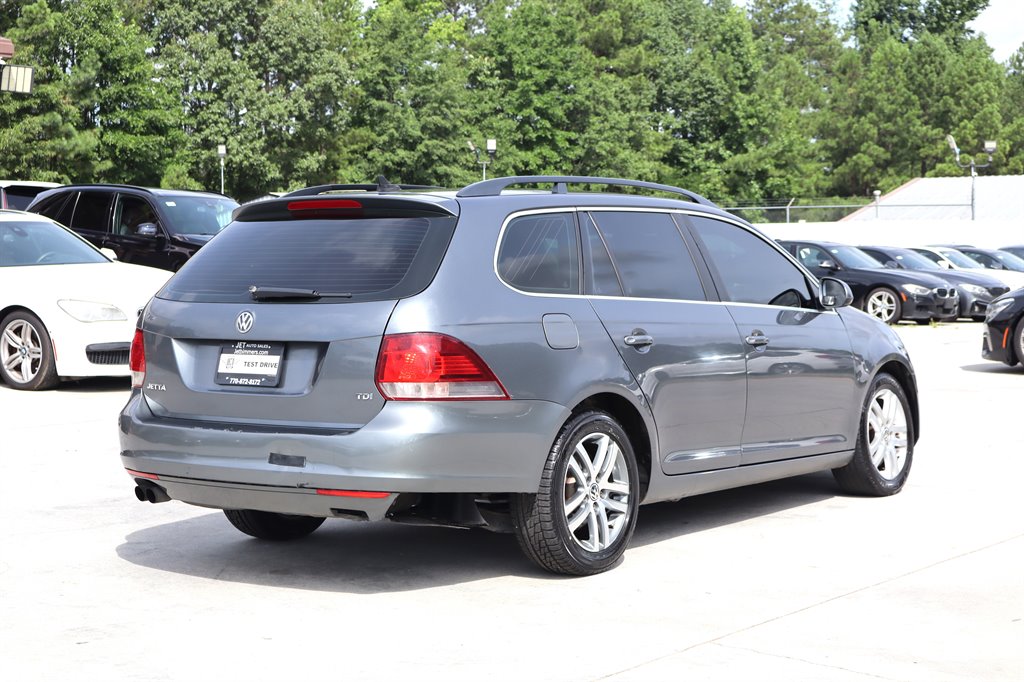 2012 Volkswagen Jetta - $3,995
