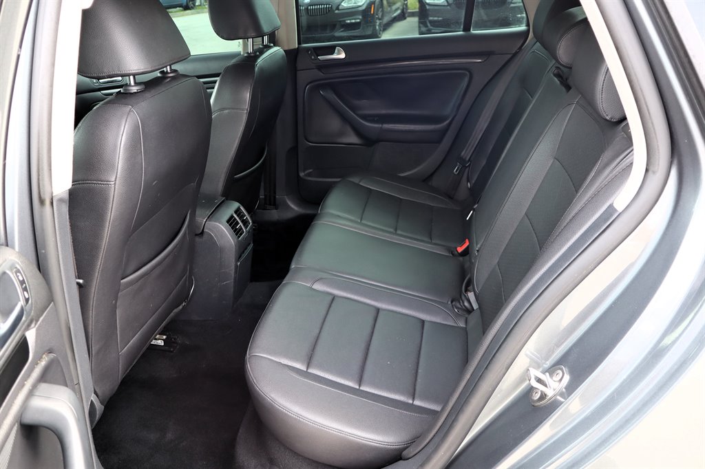 2012 Volkswagen Jetta - $3,995