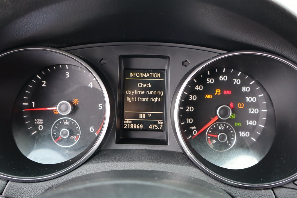 2012 Volkswagen Jetta - $3,995
