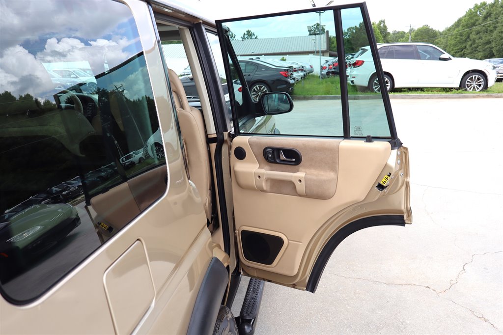 2004 Land Rover Discovery - $19,995