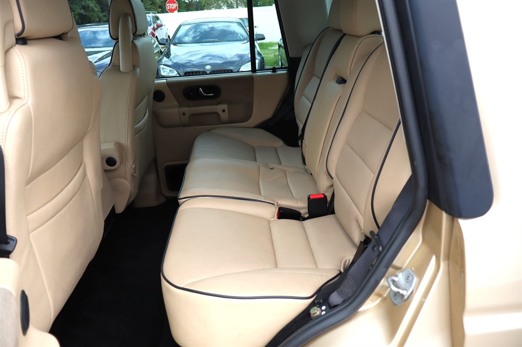 2004 Land Rover Discovery - $19,995