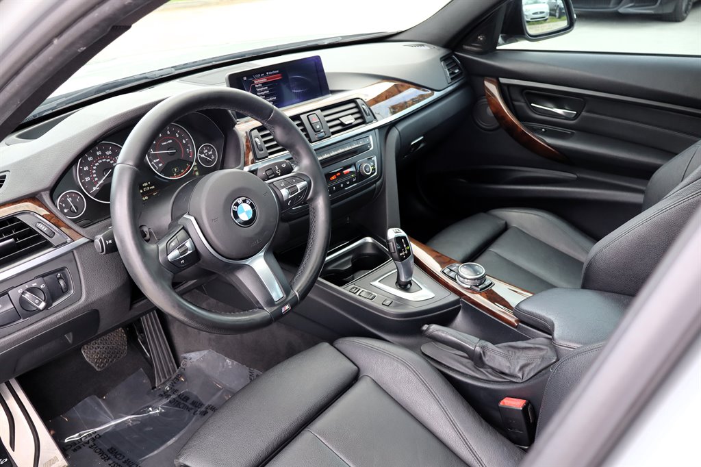 2015 BMW 3 Series - $10,995