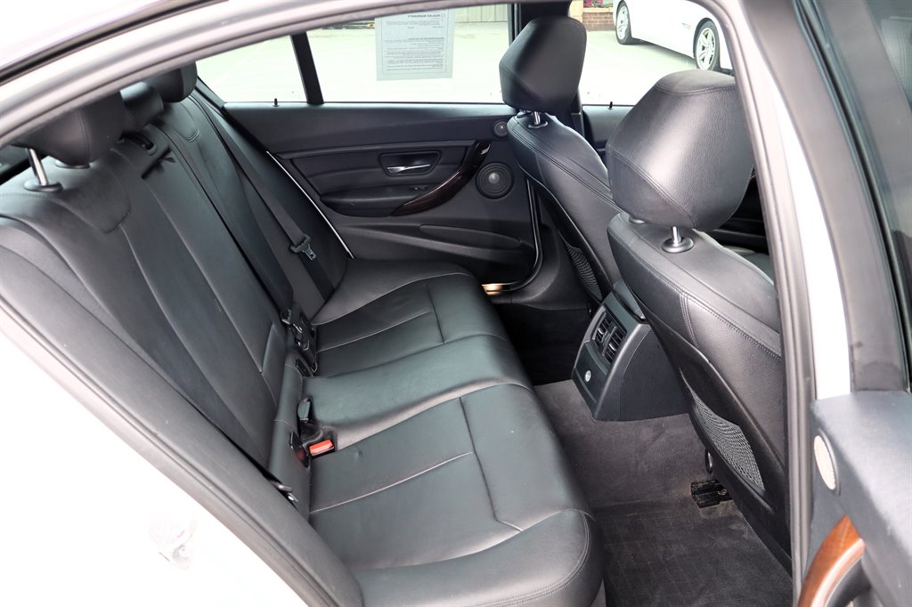 2015 BMW 3 Series - $10,995