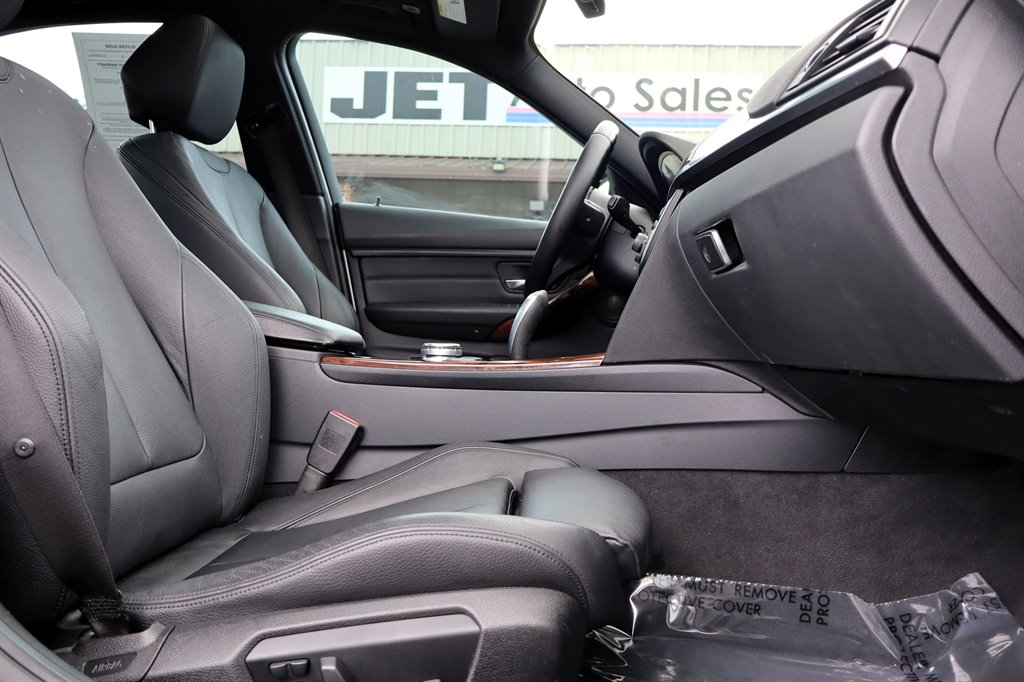 2015 BMW 3 Series - $10,995