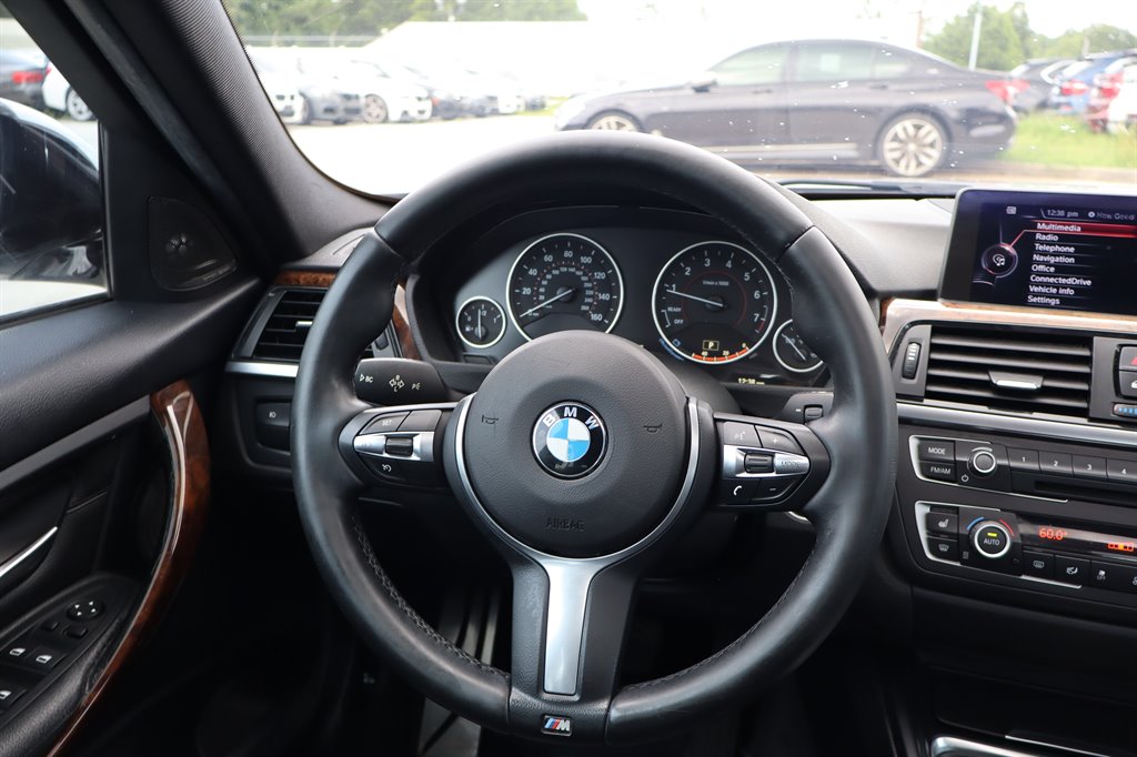 2015 BMW 3 Series - $10,995