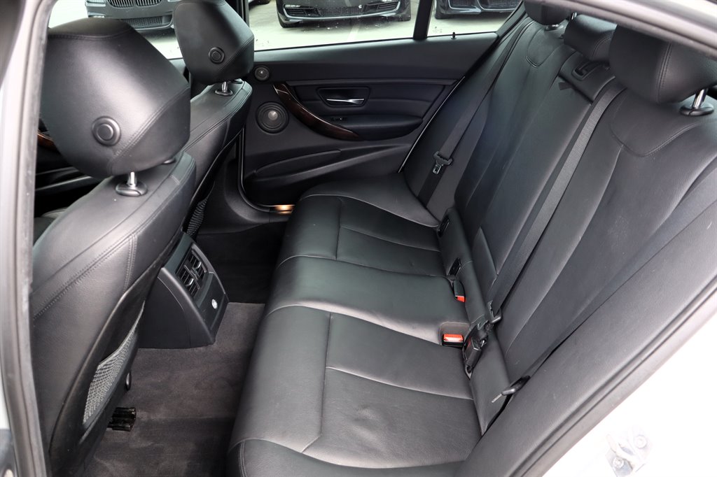 2015 BMW 3 Series - $10,995